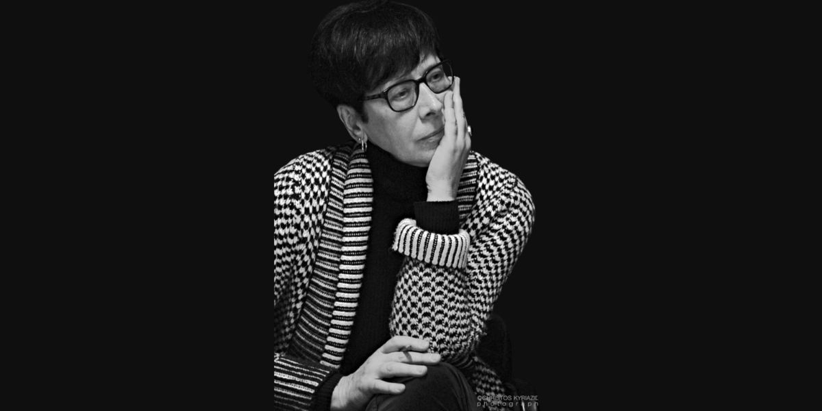 Αλεξία Βλάρα: Μια συνέντευξη της Νίνας Ράπη με αφορμή το βιβλίο της «Πεδίο ροής» στο Periou.gr